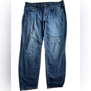 Love & Legend Women’s size 18 Distressed Blue Jeans, slight taper at ankle
D
E